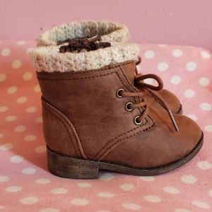 Size 5 toddler girls zip up boot